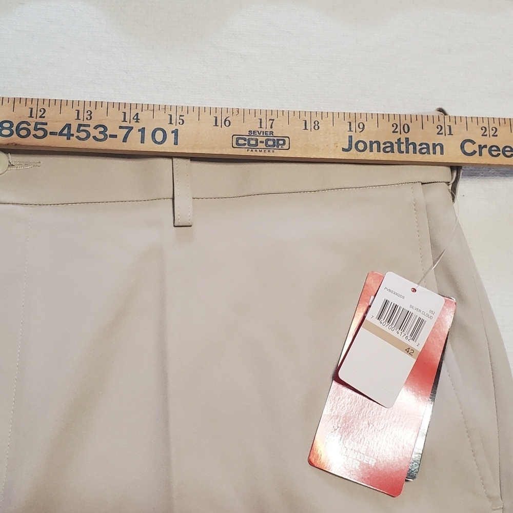 PGA Tour Men's Classic Light Creamy Tan Flat Front Shorts. Sz 42 NWT - Picture 4 of 7
